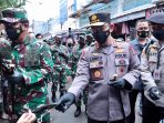 Pantau Prokes, Panglima TNI dan Kapolri Bagikan Masker di Pasar Tanah Abang