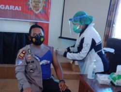 Anggota Polres dan Brimob di Manggarai Divaksin Covid-19