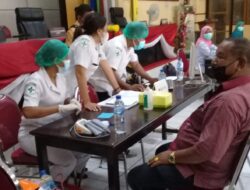 Anggota DPRD Kabupaten Ende Terima Vaksin Covid-19