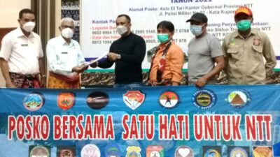 Peduli Korban Bencana, Komunitas Satu Hati Untuk NTT Serahkan Bantuan Sembako