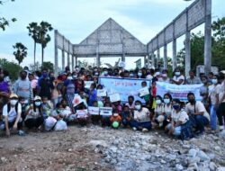BMS Kupang dan Mitra Donatur Berbagi Kasih Bersama Korban Seroja di NTT