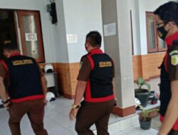 Breaking News: Jaksa Geledah Kantor Dinas Pendidikan Manggarai