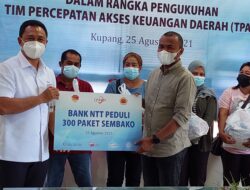 Jelang Pengukuhan TPAKD, Bank NTT Bagi-bagi Sembako untuk Warga Bolok dan Tenau