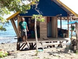 Kisah Guru Honorer di NTT, Rela Berdagang Demi Tambahan Penghasilan
