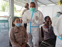 Anggota Polres Manggarai dan Tahanan Rutan Jalani Rapid Test Antigen