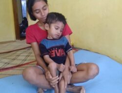 Pemkab Mabar akan Bantu Bocah 3 Tahun Asal Warsawe yang Lumpuh Sejak Kecil