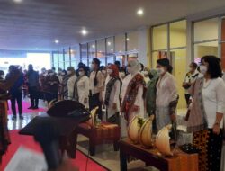 Wury Ma’ruf Amin Hadiri Pembukaan Program PKW Tenun Ikat di Dekransda NTT