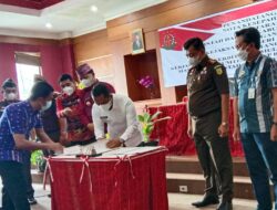 Kejari dan Pemkab Manggarai Tandatangani MoU Penertiban Aset