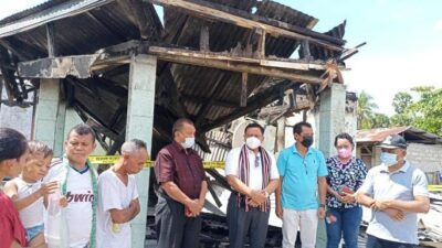 Si Jago Merah Lahap Rumah Warga, Bupati Simon Siap Bangun Kembali