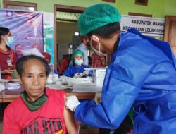 Tingkatkan Imun Tubuh Masyarakat, PAN Manggarai Gelar Vaksinasi Massal