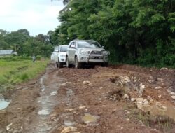 Sejumlah Anggota DPRD NTT Terjebak di Ruas Jalan Labuan Bajo-Kedindi Reo