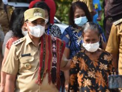 Bedah Rumah Jadi Kado Ultah Nenek Mayopu