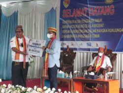 Gubernur Kunker di Manggarai Timur, Bank NTT Serahkan CSR Rp700 Juta