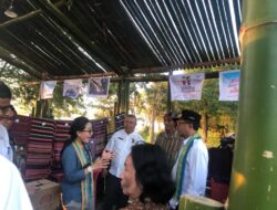 Penjabat Bupati Lembata Bersama Juri Kunjungi Peserta Festival Desa Binaan Bank NTT