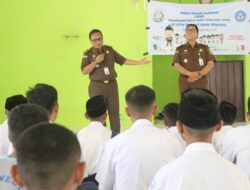 Program JMS, Kejati NTT Beri Edukasi Hukum ke Siswa MTs Negeri Kota Kupang