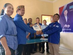 Terjun ke Dunia Politik, Maksi Ngkeros Resmi Gabung Partai Demokrat