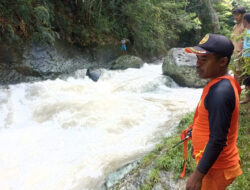 Jembatan Ambruk, Nenek dan Cucu Hilang Terseret Arus Sungai