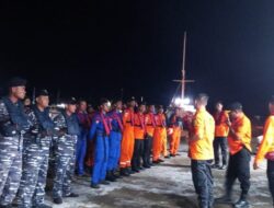 Dihantam Gelombang, Kapal Jangkar Samudra Alami Mati Mesin di Pulau Babi Maumere