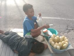 Bertaruh Hidup di Atas Trotoar dan Teriknya Langit Kota Kupang