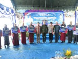 Kunker di Lembata, Gubernur NTT Serahkan DAU dan DAK Sebesar Rp12 Miliar Lebih