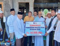 Dirut Bank NTT Serahkan Bantuan Rp125 Juta untuk Pembangunan Mesjid Al Fatah