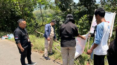 Imbauan Tak Diindahkan, Bawaslu Manggarai Tertibkan APK di 12 Kecamatan