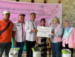 Koordinator Srikandi PLN Bali-Nusra Raih Pos Kupang Award