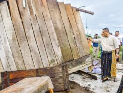 Puluhan Rumah Diterjang Angin Puting Beliung, Bupati Hery Minta Warga Tetap Waspada