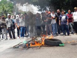 Aksi Unjuk Rasa di Kejari Kota Kupang Ricuh, Massa Tuding Jaksa dan Teny Konay Cs Bersekongkol