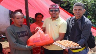 Jelang Acara Natal Nasional, Partai Golkar Berbagi Kasih dengan Korban Angin Puting Beliung di Manggarai