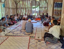 Tim FPIC dari PLN Sosialisasi Perubahan Iklim kepada Warga di Poco Leok
