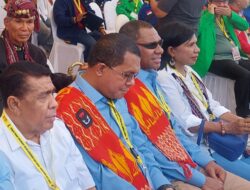 Esthon Foenay: Bae Sonde Bae, Melki-Johni Lebe Bae
