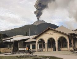 Warga Australia Donasi Korban Letusan Gunung Lewotobi di Kabupaten Flores Timur