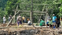 Menyongsong Desa Persiapan Jadi Defenitif, Warga di Manggarai Bangun Kantor Desa Secara Swadaya