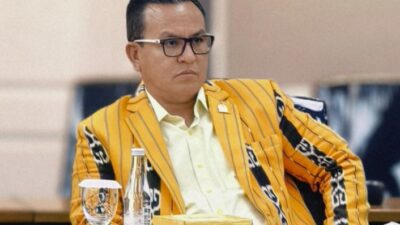 Anggota DPR RI Umbu Rudi Kabunang Ajak Warga Kawal Putusan Eks Kapolres Ngada