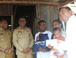 Sentuhan Nyata Program GENTING, Mendukbangga dan Wagub NTT Bagi Bantuan Nutrisi dan Uang Tunai di Rote Ndao