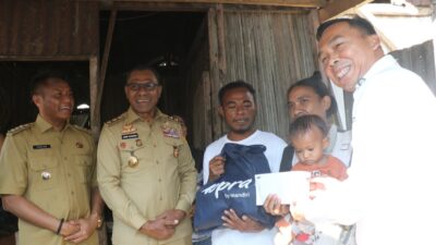 Sentuhan Nyata Program GENTING, Mendukbangga dan Wagub NTT Bagi Bantuan Nutrisi dan Uang Tunai di Rote Ndao