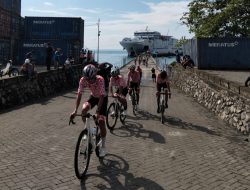 Tiba di Pelabuhan Ippi, Riders Tour De EnTeTe Siap Taklukan Flores
