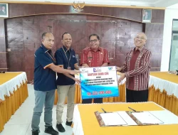 Bank NTT Serahkan Dana CSR Rp330 Juta, Biayai Pemasangan Listrik Bagi Warga Miskin di Matim