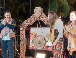 Chris-Serena Merawat Jejak Budaya Lewat Festival Sepe