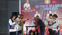 Ketua PGRI NTT Dr. Semuel Haning Resmi Buka Lomba Paduan Suara Menyongsong HUT ke-80 PGRI dan HGN ke-31