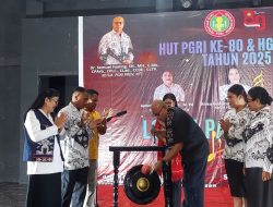 Ketua PGRI NTT Dr. Semuel Haning Resmi Buka Lomba Paduan Suara Menyongsong HUT ke-80 PGRI dan HGN ke-31