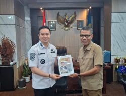 Calon Direktur PD Pasar Stenly Boymau Serahkan Dokumen Strategi Tatakelola Pasar Modern ke Wali Kota Kupang