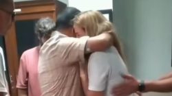 Tangis Pecah di Posko SAR KM Putri Sakinah, Gubernur NTT Janji Pencarian Korban Maksimal