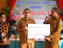 Gubernur Melki dan Bank NTT Salurkan Donasi untuk Korban Banjir Bandang Mauponggo