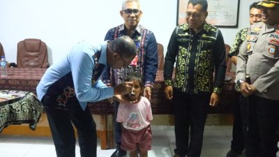 Wagub NTT Tinjau Penyaluran MBG di Desa Raeloro, Dorong Keluarga Penuhi Gizi Anak