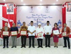 Melki-Johni Serahkan Dana Hibah untuk Sejumlah Kelompok Umat Beragama di NTT