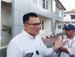 Fransisco Bessi Serahkan Bukti Dugaan Oknum Jaksa Peras Kontraktor ke Kejati NTT