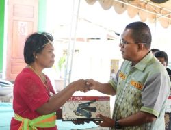 OVOP Hadir di Nobi-Nobi, Petani Dapat Bantuan Alat Produksi