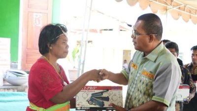 OVOP Hadir di Nobi-Nobi, Petani Dapat Bantuan Alat Produksi